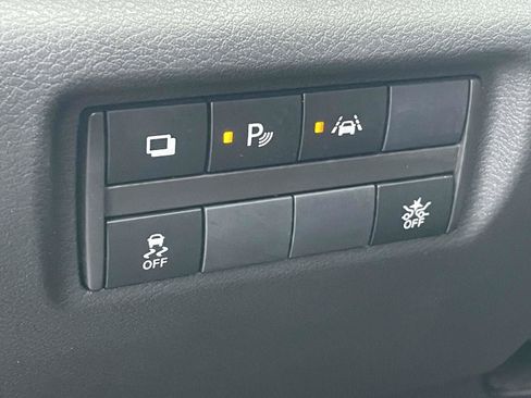 Used 2025 Nissan Versa S FWD image 19
