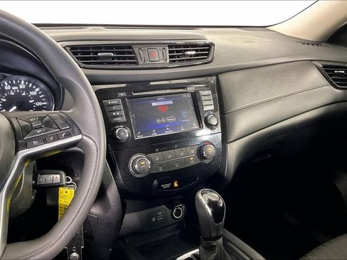 Used 2020 Nissan Rogue S FWD image 9