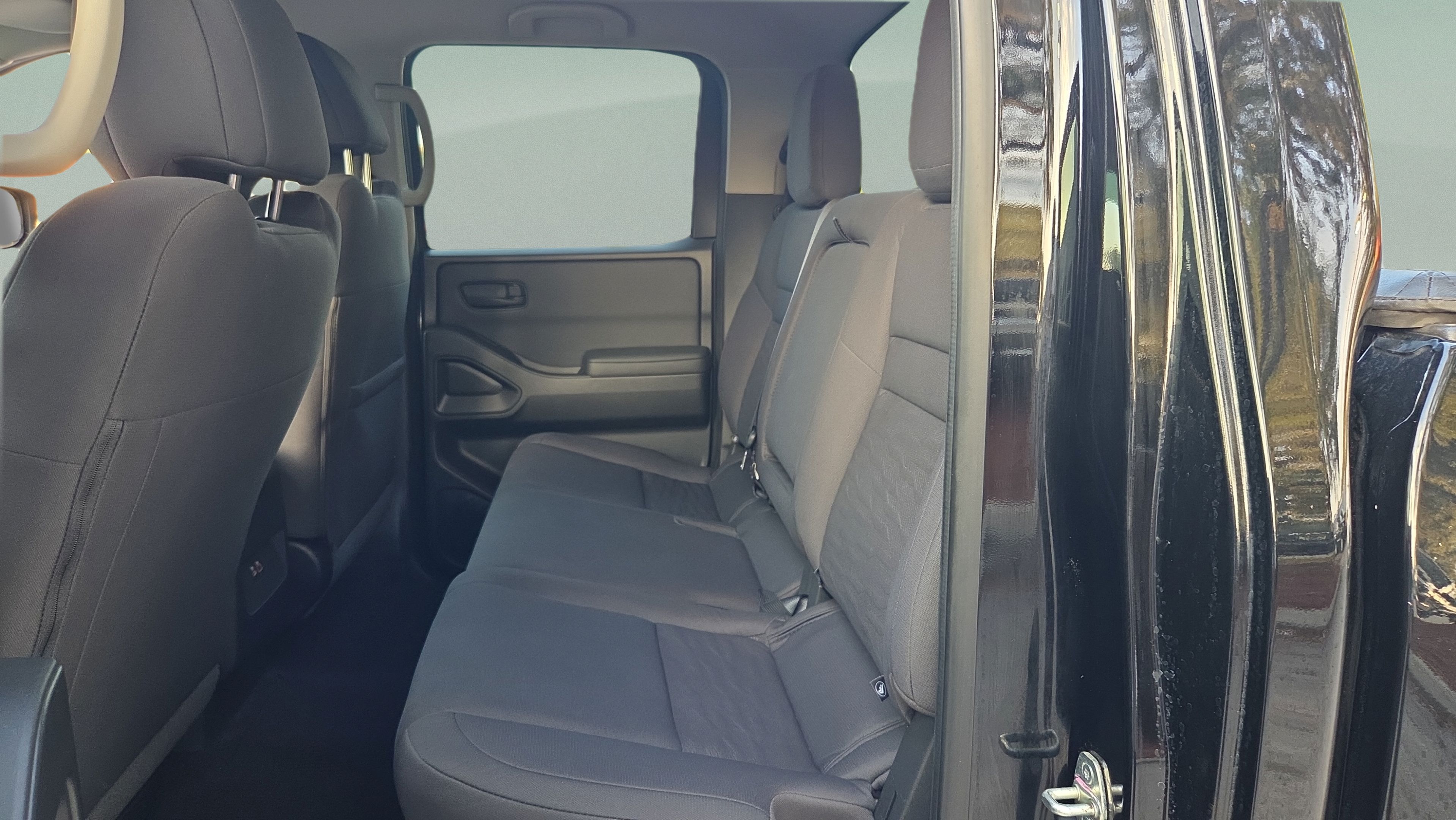 Used 2022 Nissan Frontier S w/ Technology Package AWD/4WD image 11