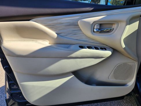 Used 2016 Nissan Murano S w/ Navigation Package image 5