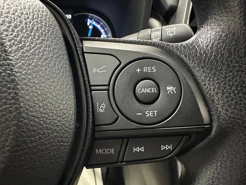 Used 2025 Toyota RAV4 XLE AWD/4WD image 20