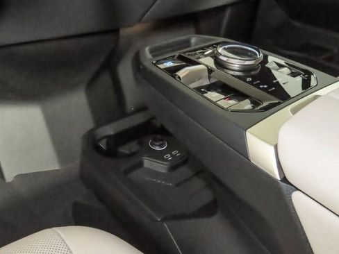 Used 2026 BMW iX xDrive60 image 26