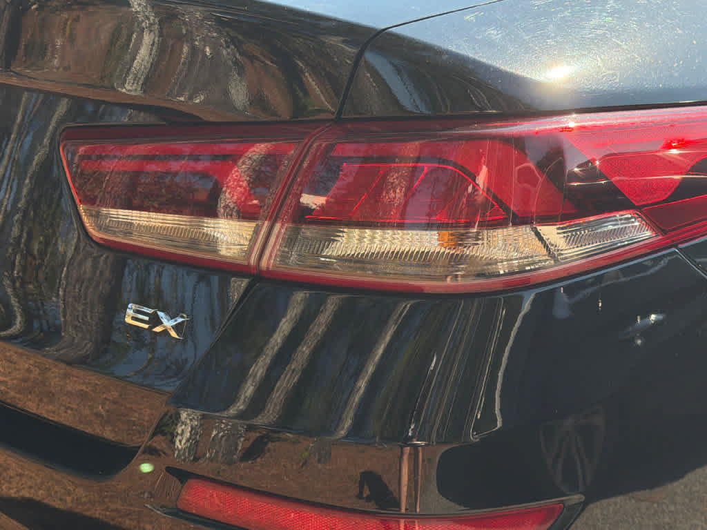 Used 2020 Kia Optima Premium FWD image 7