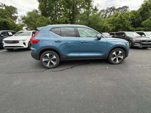 Used 2025 Volvo XC40 B5 Core AWD/4WD image 16