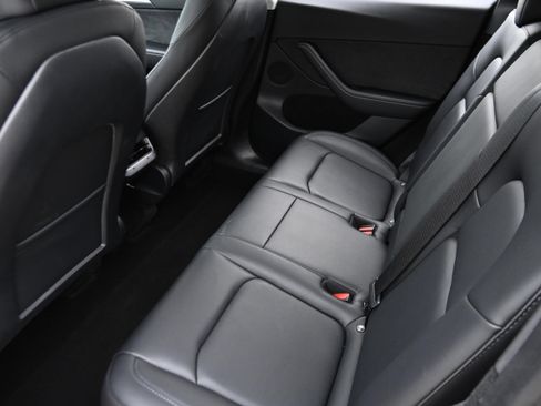 Used 2023 Tesla Model Y Performance image 11