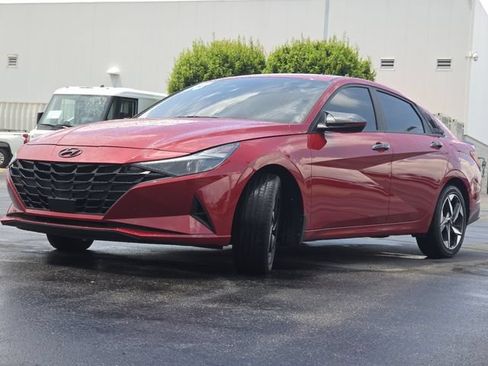 Used 2023 Hyundai Elantra SEL w/ Convenience Package FWD image 13
