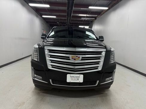 Used 2017 Cadillac Escalade Platinum image 2