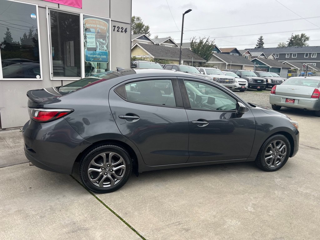 Used 2019 Toyota Yaris LE FWD image 8