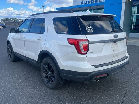 Used 2019 Ford Explorer XLT w/ Equipment Group 202A image 2