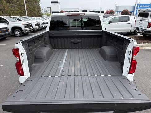 Used 2025 Chevrolet Silverado 1500 RST AWD/4WD image 33
