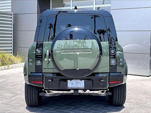 New 2026 Land Rover Defender 110 X-Dynamic SE AWD/4WD image 4