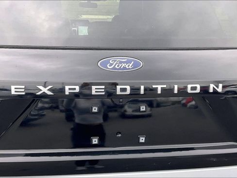 Used 2025 Ford Expedition Active AWD/4WD image 26