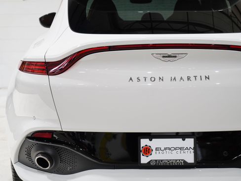 Used 2022 Aston Martin DBX AWD/4WD image 36