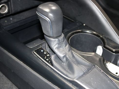 Used 2018 Toyota Camry SE FWD image 25