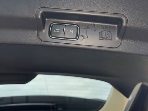 Used 2025 Ford Explorer Platinum w/ Ultimate Package image 10