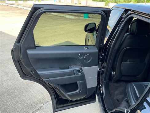 Used 2019 Land Rover Range Rover Sport SE AWD/4WD image 32