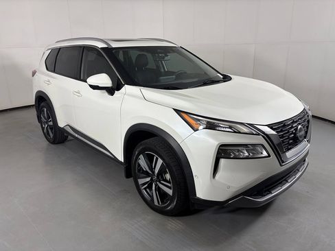 Used 2022 Nissan Rogue SL w/ SL Premium Package FWD image 2