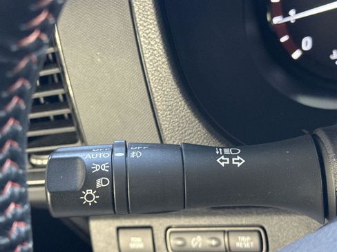 Used 2024 Nissan Frontier PRO-4X w/ Technology Package image 26