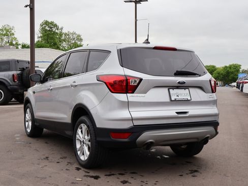 Used 2019 Ford Escape SE FWD image 5