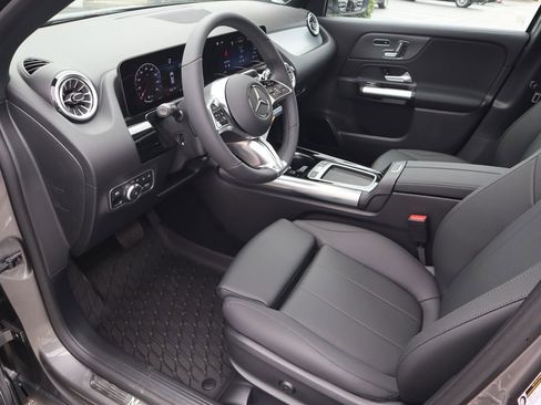 New 2025 Mercedes-Benz GLA 250 4MATIC image 13