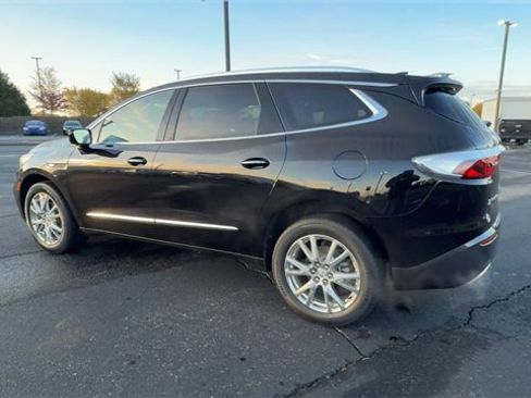Used 2023 Buick Enclave Essence w/ Experience Buick Package image 6