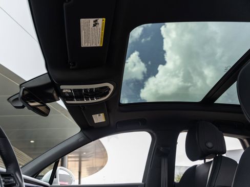 New 2026 Porsche Macan image 27