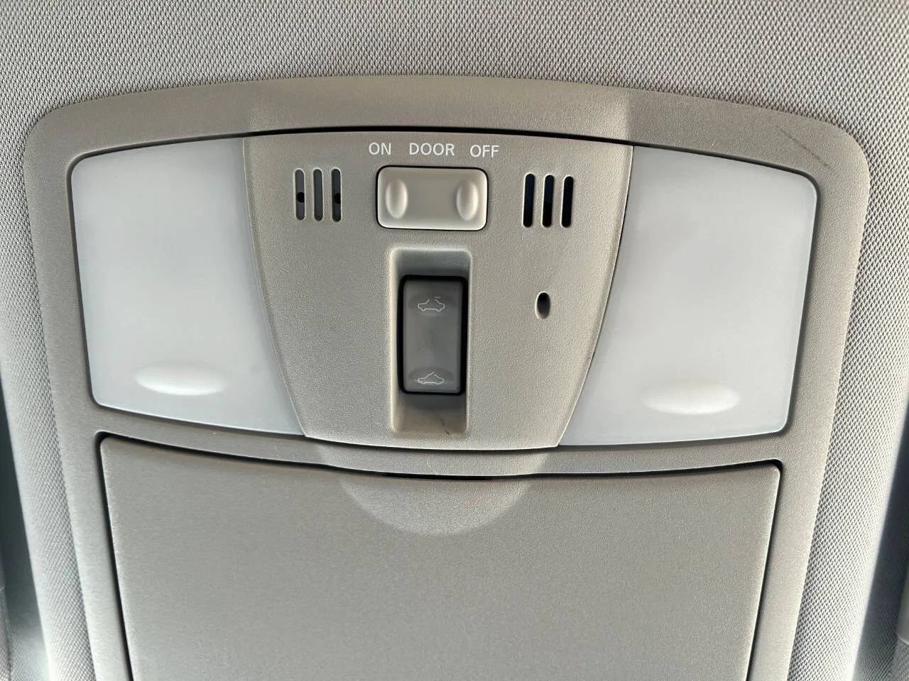 Used 2017 Nissan Armada Platinum w/ Captain Seat Package RWD image 33