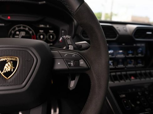 Used 2024 Lamborghini Urus Performante AWD/4WD image 18