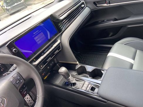 Used 2025 Toyota Camry SE w/ Multimedia Upgrade Package FWD image 28