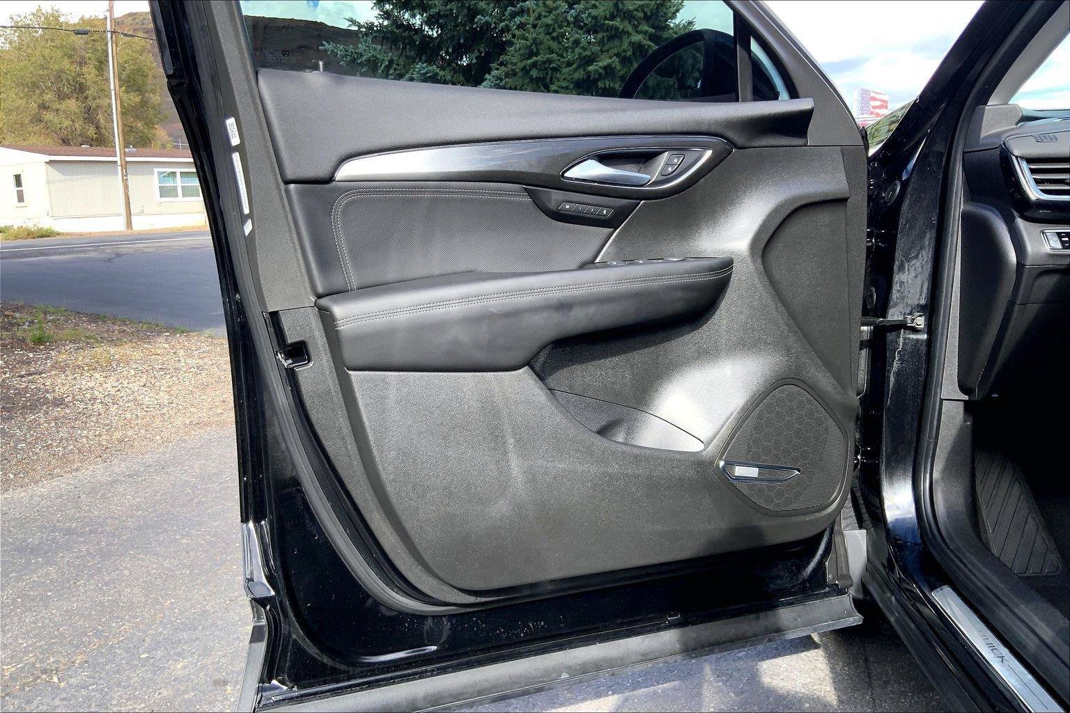 Used 2025 Buick Envision Preferred AWD/4WD image 23
