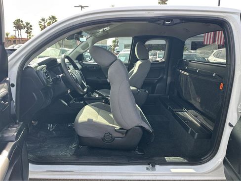 Used 2019 Toyota Tacoma SR image 17