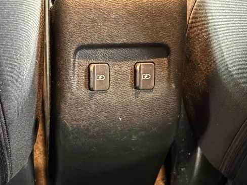 Used 2022 Nissan Kicks SR image 10