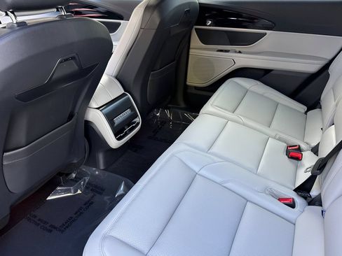 New 2026 Lincoln Nautilus Premier w/ Jet Appearance Package AWD/4WD image 9
