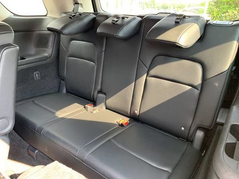 Used 2024 Nissan Pathfinder SL w/ SL Premium Package AWD/4WD image 17