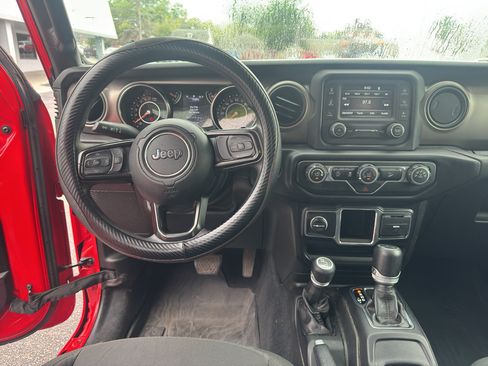 Used 2019 Jeep Wrangler Unlimited Sport AWD/4WD image 11