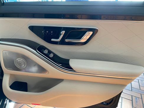 Used 2023 Mercedes-Benz S 580e 4MATIC Sedan w/ AMG Line image 29