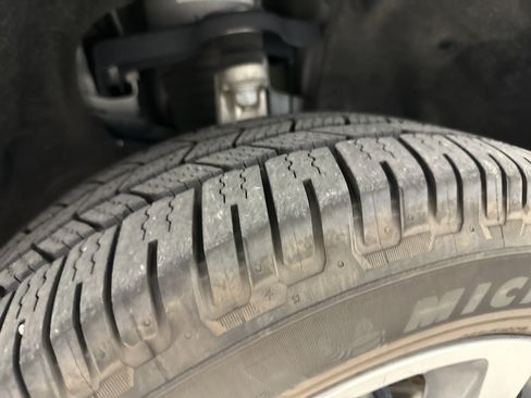 Used 2017 Jeep Grand Cherokee Overland image 12