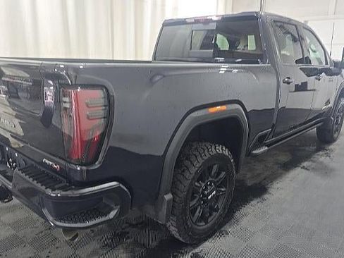 Used 2025 GMC Sierra 2500 AT4 w/ AT4 Premium Plus Package AWD/4WD image 2