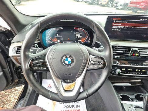 Used 2021 BMW 530i xDrive w/ Premium Package AWD/4WD image 14