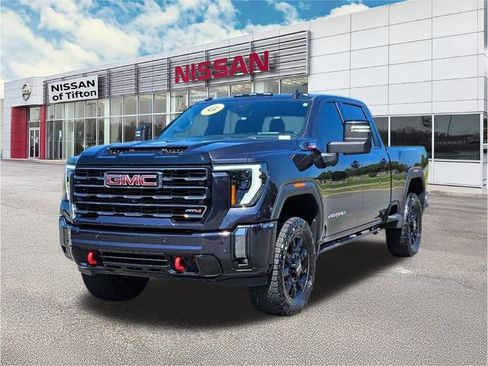 Used 2024 GMC Sierra 2500 AT4 w/ Technology Package image 3