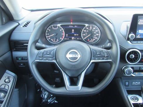 Used 2025 Nissan Sentra SV image 30