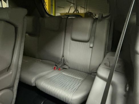 Used 2017 Toyota Highlander Plus image 19