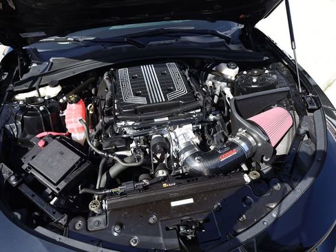 Used 2021 Chevrolet Camaro ZL1 RWD image 22
