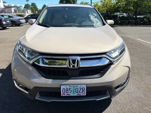 Used 2018 Honda CR-V Touring image 2