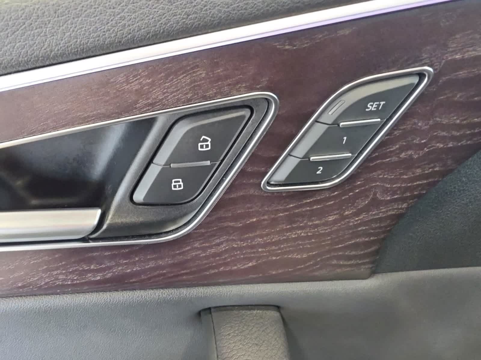 Used 2019 Audi Q8 Prestige AWD/4WD image 25