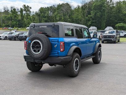 New 2024 Ford Bronco Outer Banks w/ Sasquatch Package