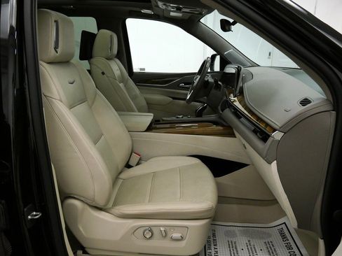 Used 2021 Cadillac Escalade Premium Luxury Platinum image 16