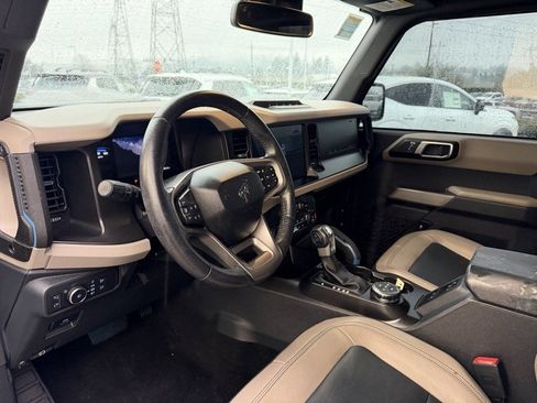 Used 2022 Ford Bronco Wildtrak image 15