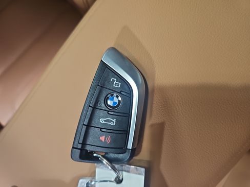 Used 2026 BMW 330i xDrive Sedan AWD/4WD image 37