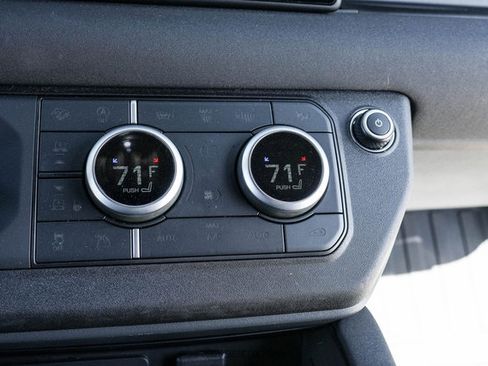 Used 2023 Land Rover Defender 90 X-Dynamic SE image 28